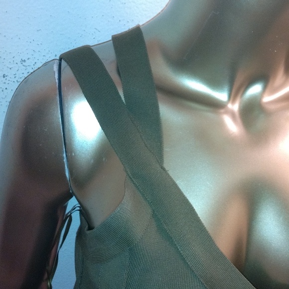 Tally weijl sweet pea green bodycon dress criss cross shoulder design size small - Picture 8 of 13